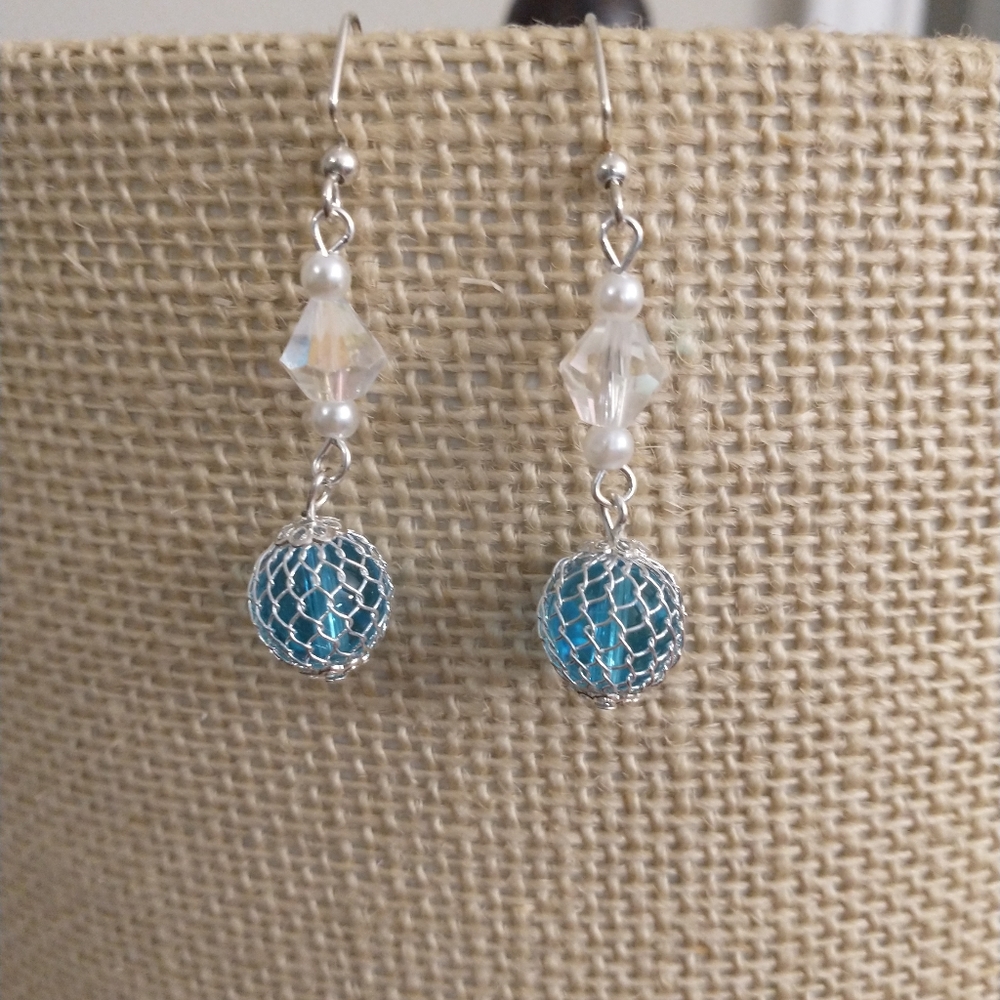 Earrings - Picture 3 of 9